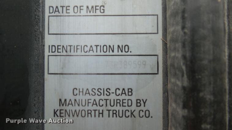 image for item DA0303 2003 Kenworth T800 mixer truck