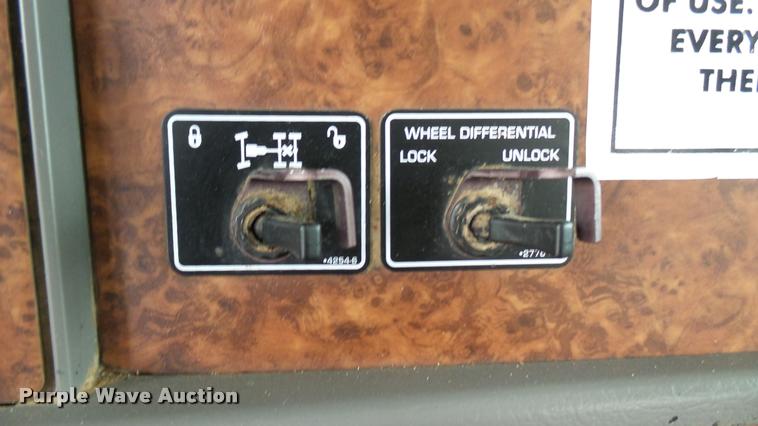 image for item DA0303 2003 Kenworth T800 mixer truck