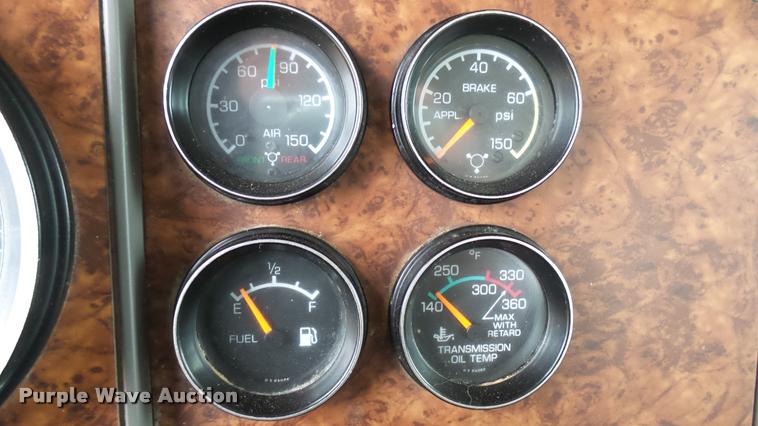 image for item DA0303 2003 Kenworth T800 mixer truck