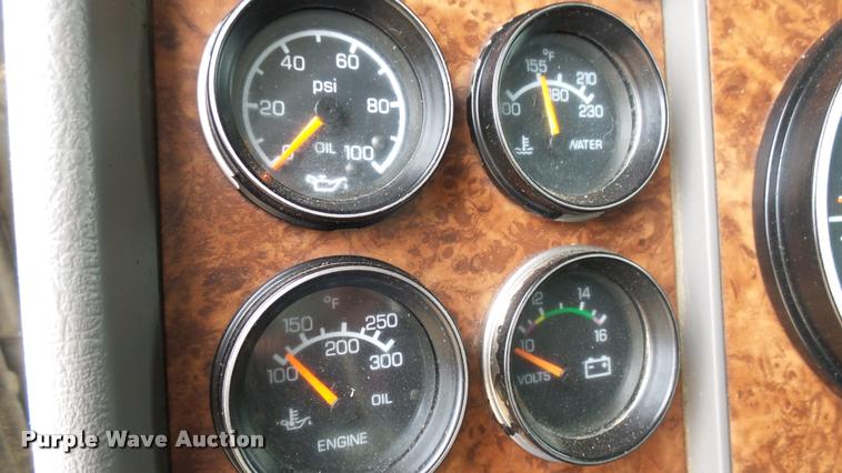 image for item DA0303 2003 Kenworth T800 mixer truck