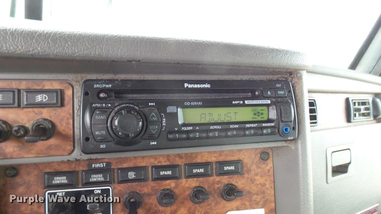 image for item DA0303 2003 Kenworth T800 mixer truck