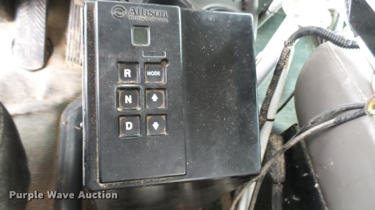 image for item DA0303 2003 Kenworth T800 mixer truck