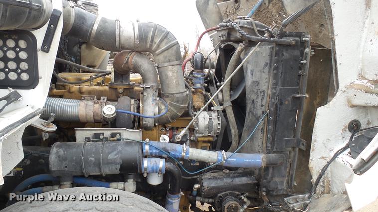 image for item DA0303 2003 Kenworth T800 mixer truck