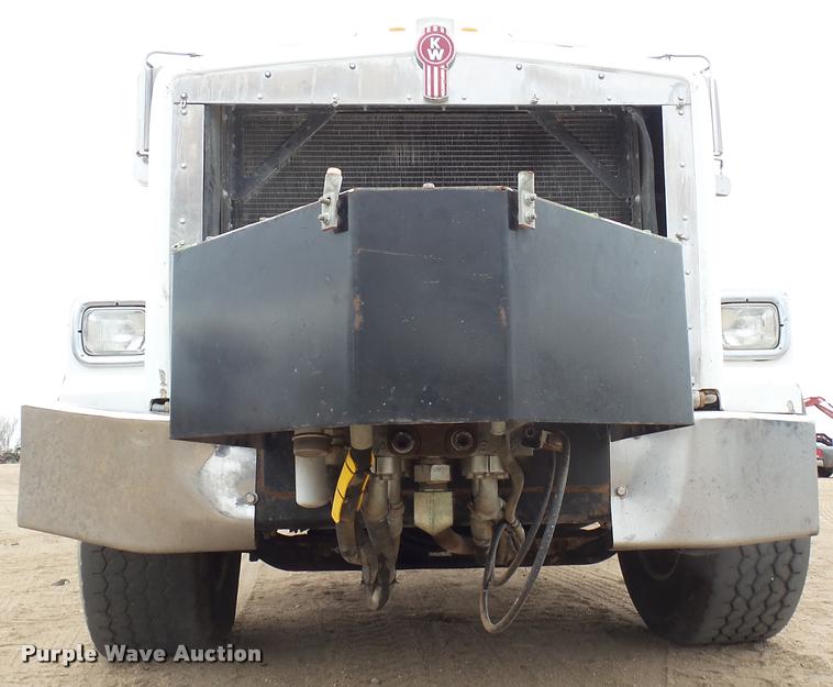 image for item DA0303 2003 Kenworth T800 mixer truck