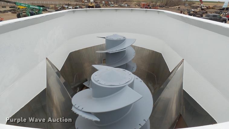 image for item DA0303 2003 Kenworth T800 mixer truck