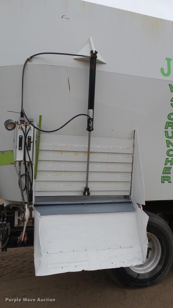 image for item DA0303 2003 Kenworth T800 mixer truck