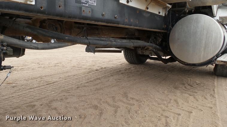 image for item DA0303 2003 Kenworth T800 mixer truck