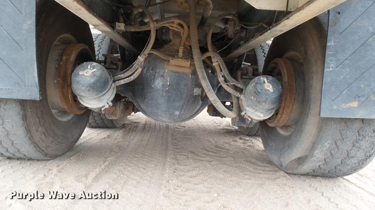 image for item DA0303 2003 Kenworth T800 mixer truck