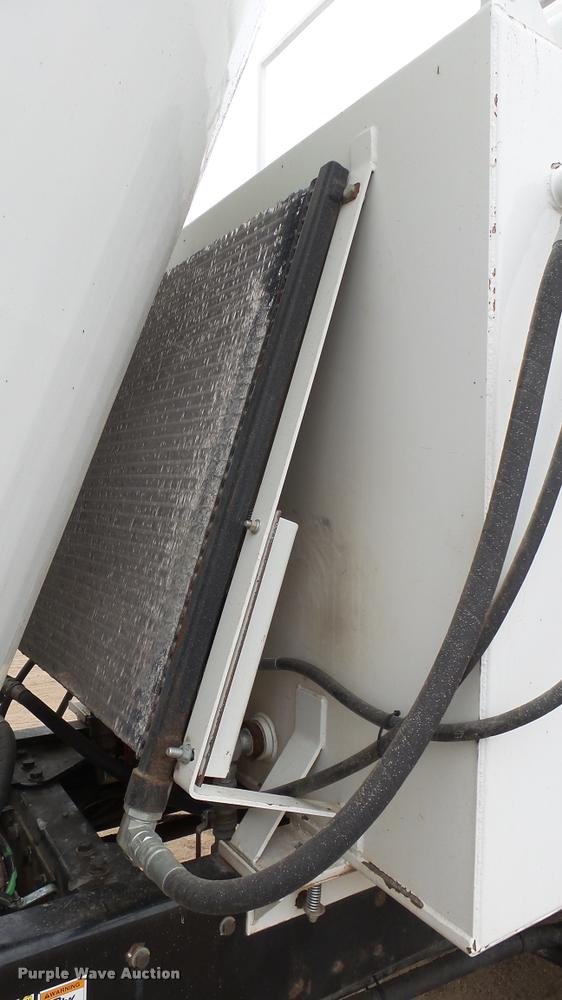 image for item DA0303 2003 Kenworth T800 mixer truck