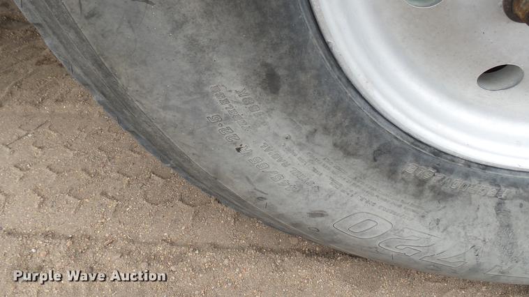 image for item DA0303 2003 Kenworth T800 mixer truck