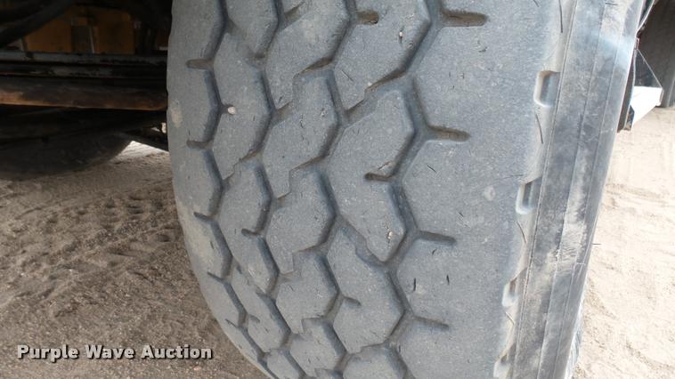 image for item DA0303 2003 Kenworth T800 mixer truck