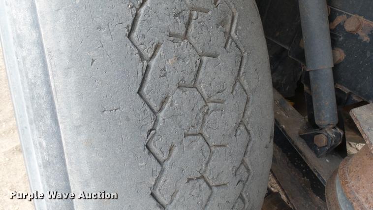 image for item DA0303 2003 Kenworth T800 mixer truck