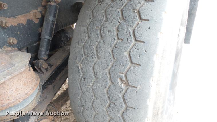 image for item DA0303 2003 Kenworth T800 mixer truck