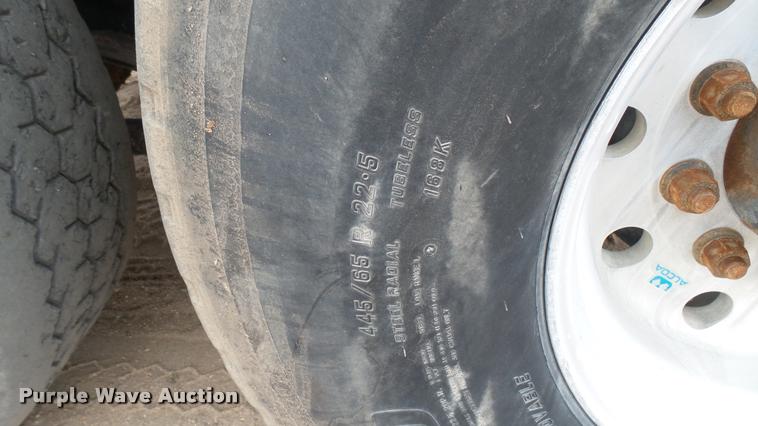 image for item DA0303 2003 Kenworth T800 mixer truck