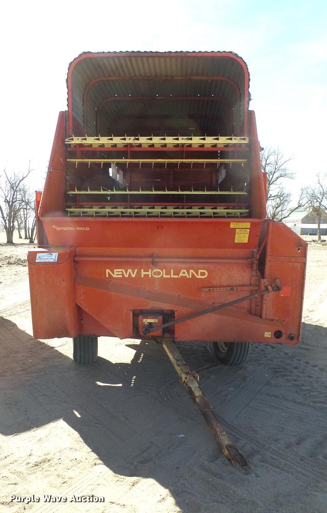 image for item DA0318 New Holland Crop Carrier 8 forage wagon