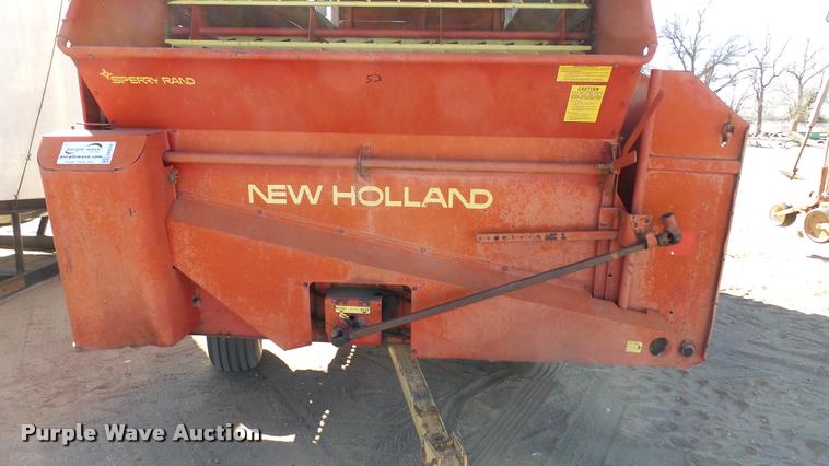 image for item DA0318 New Holland Crop Carrier 8 forage wagon