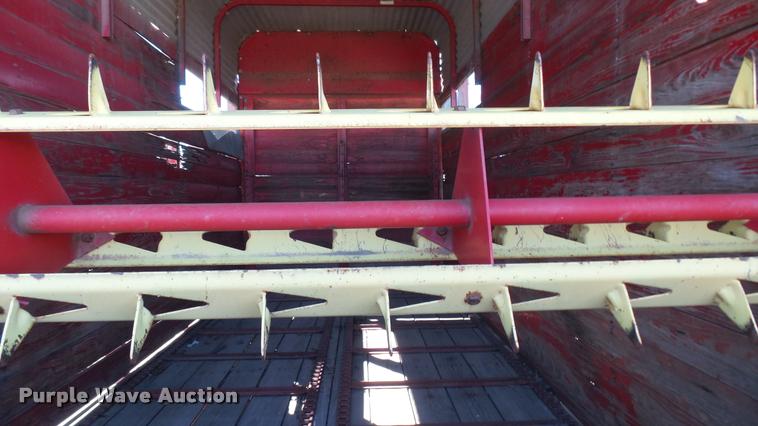 image for item DA0318 New Holland Crop Carrier 8 forage wagon