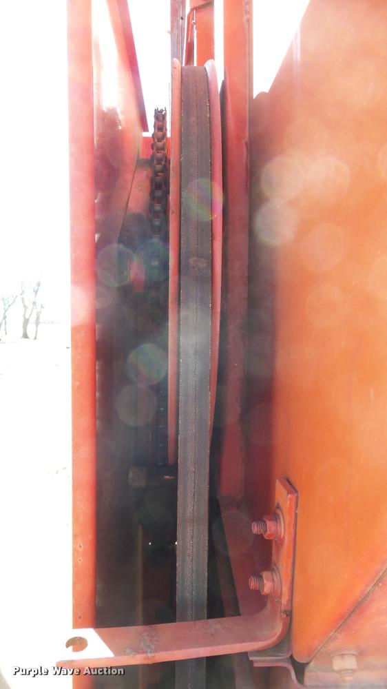 image for item DA0318 New Holland Crop Carrier 8 forage wagon