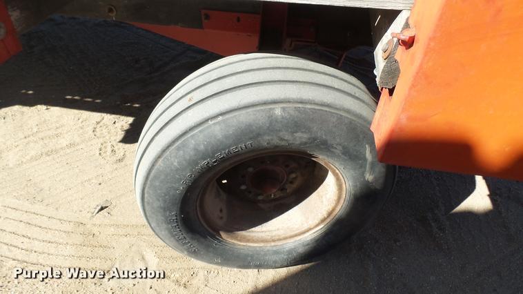 image for item DA0318 New Holland Crop Carrier 8 forage wagon