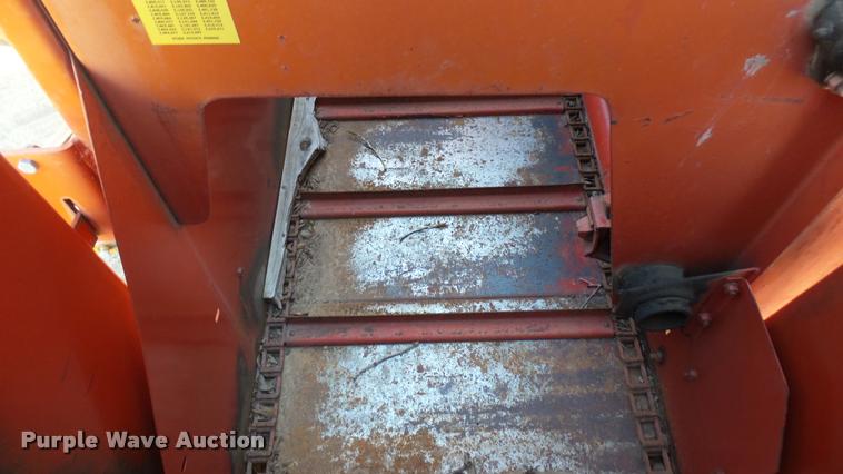 image for item DA0318 New Holland Crop Carrier 8 forage wagon