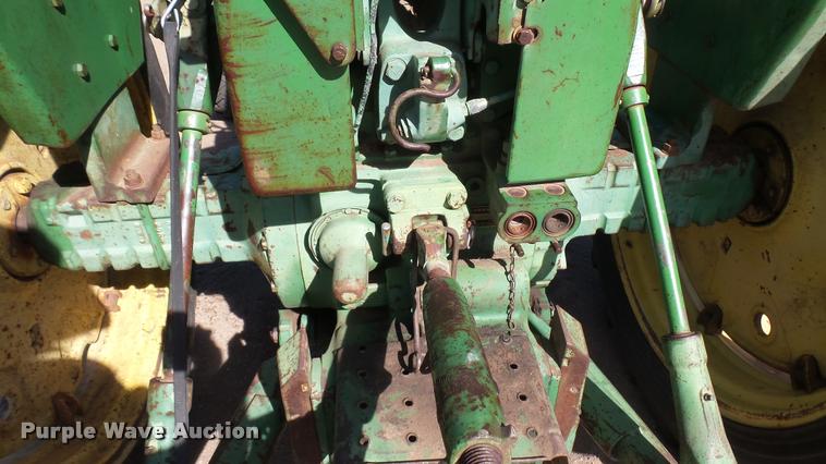 image for item DA0325 John Deere 2510 tractor