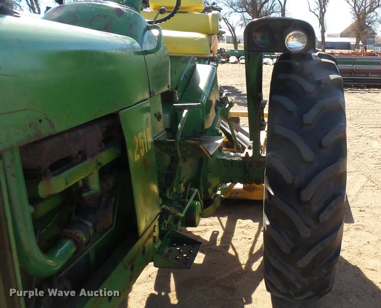 image for item DA0325 John Deere 2510 tractor