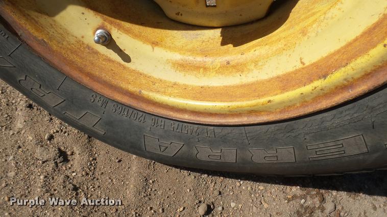 image for item DA0325 John Deere 2510 tractor