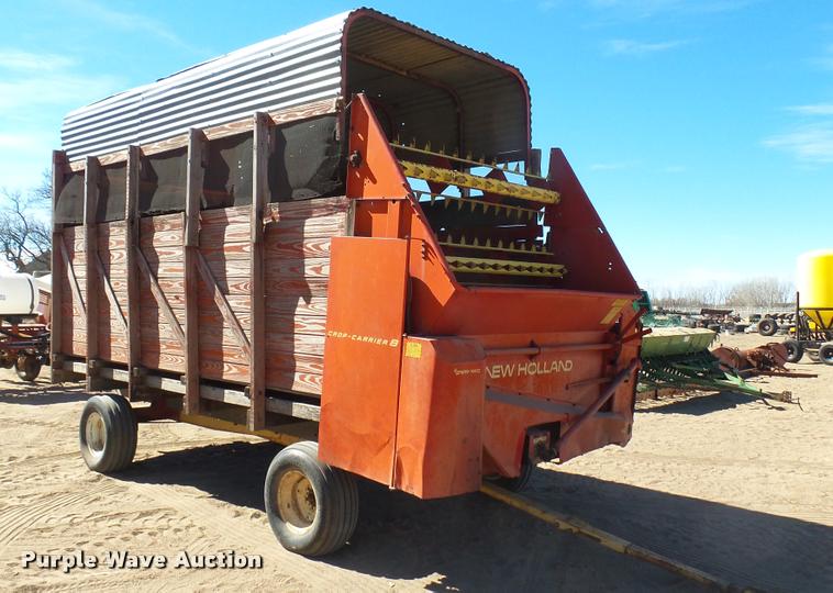 image for item DA0345 New Holland Crop Carrier 8 forage wagon