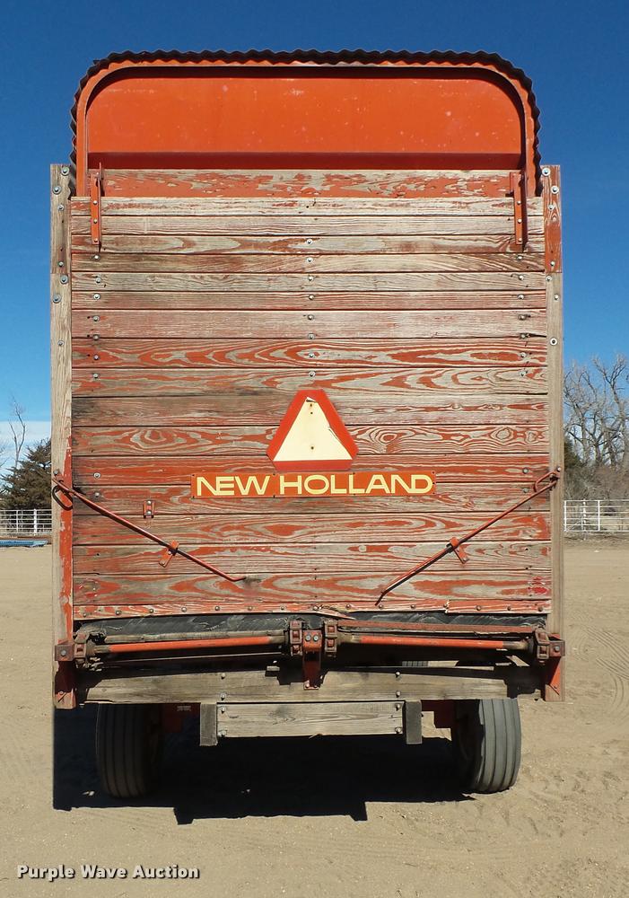 image for item DA0345 New Holland Crop Carrier 8 forage wagon