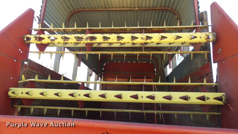 image for item DA0345 New Holland Crop Carrier 8 forage wagon