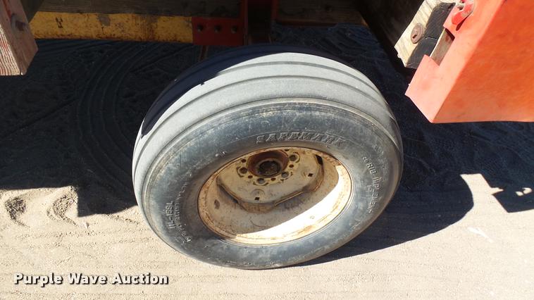 image for item DA0345 New Holland Crop Carrier 8 forage wagon