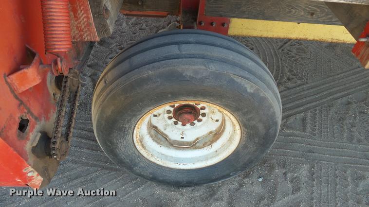 image for item DA0345 New Holland Crop Carrier 8 forage wagon