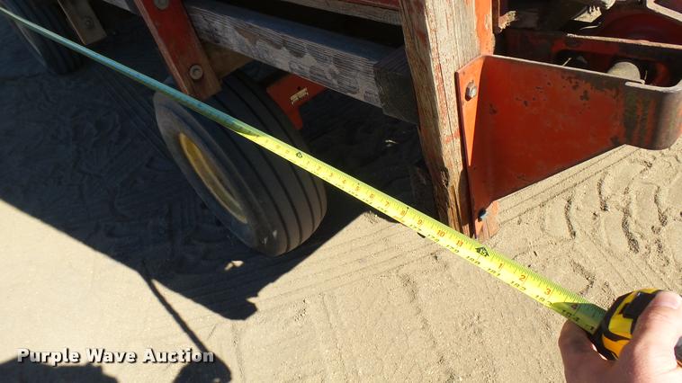 image for item DA0345 New Holland Crop Carrier 8 forage wagon