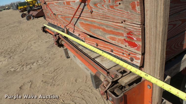 image for item DA0345 New Holland Crop Carrier 8 forage wagon