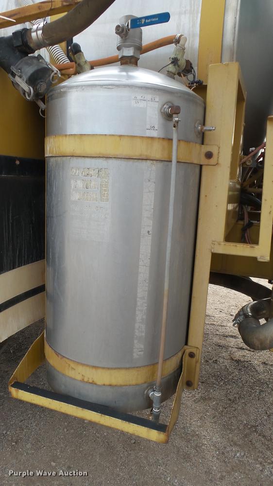 image for item DA0390 Ag-Chem TerraGator 1603T self-propelled sprayer