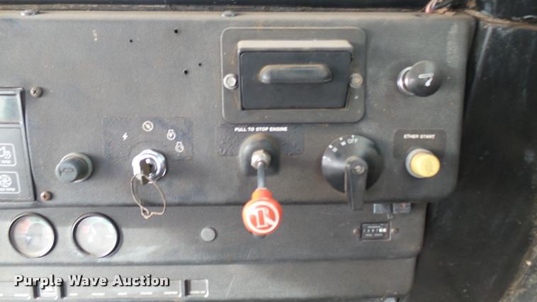 image for item DA0391 1982 John Deere 8820 Turbo combine