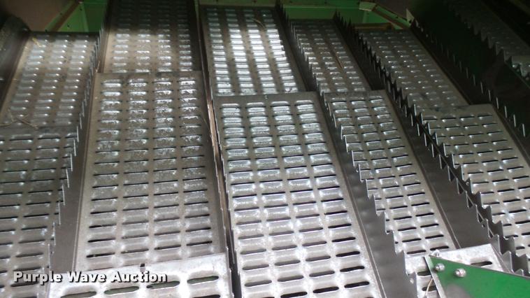 image for item DA0391 1982 John Deere 8820 Turbo combine