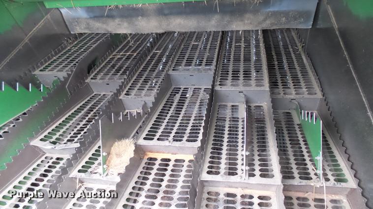 image for item DA0391 1982 John Deere 8820 Turbo combine