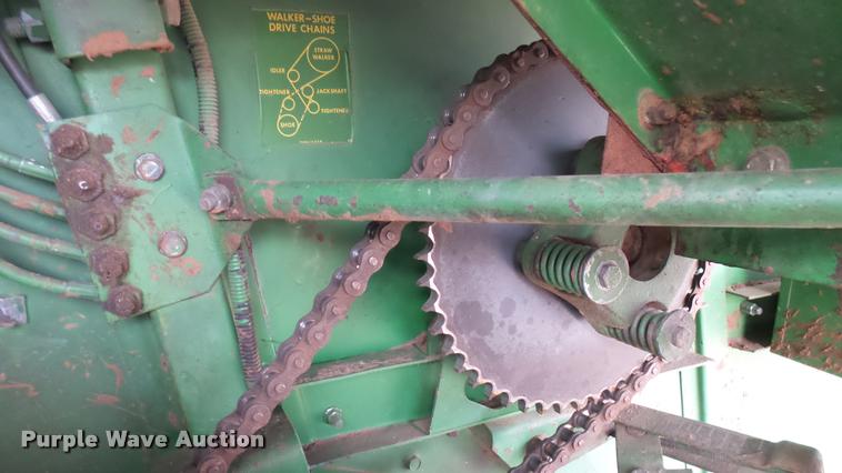 image for item DA0391 1982 John Deere 8820 Turbo combine