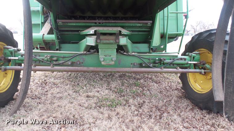 image for item DA0391 1982 John Deere 8820 Turbo combine
