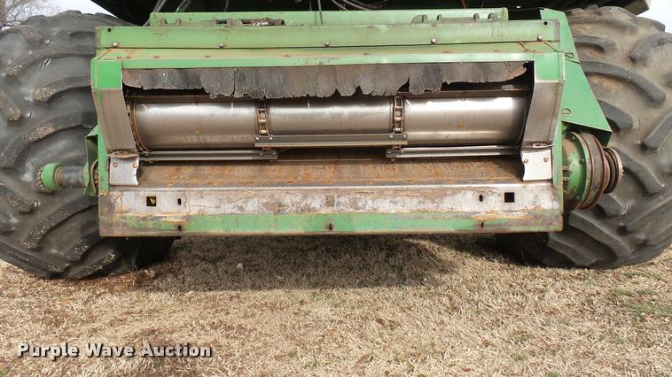 image for item DA0391 1982 John Deere 8820 Turbo combine