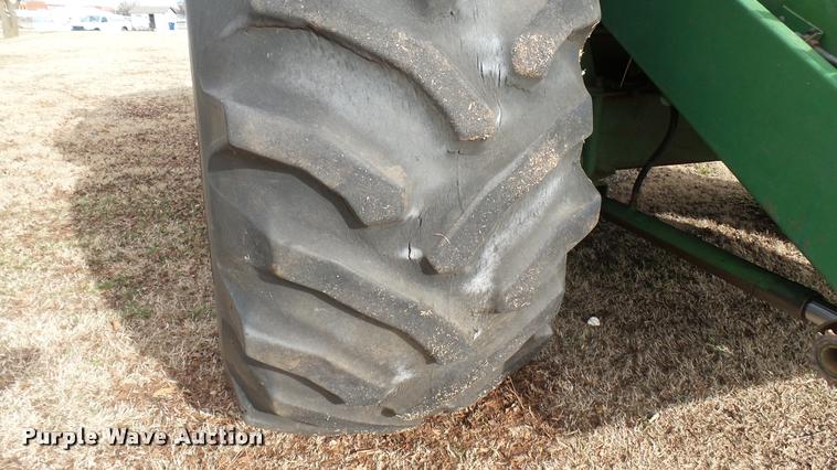 image for item DA0391 1982 John Deere 8820 Turbo combine