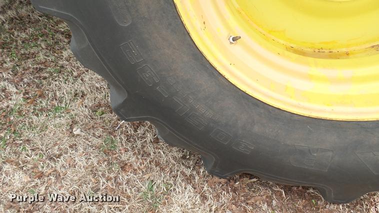 image for item DA0391 1982 John Deere 8820 Turbo combine