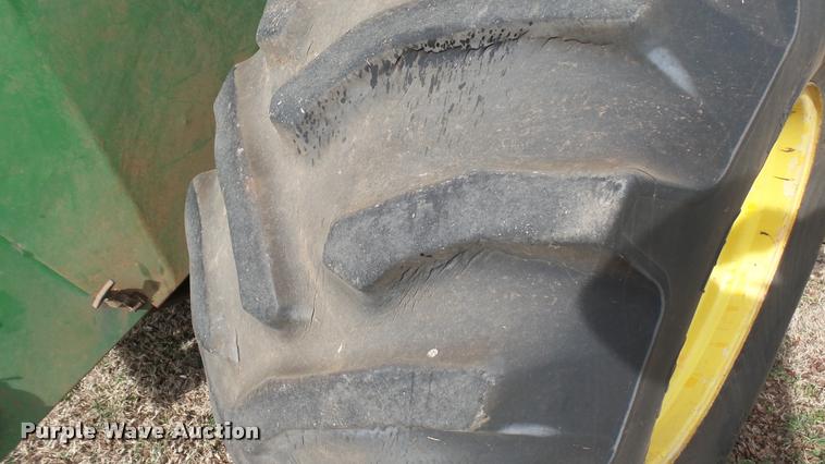 image for item DA0391 1982 John Deere 8820 Turbo combine