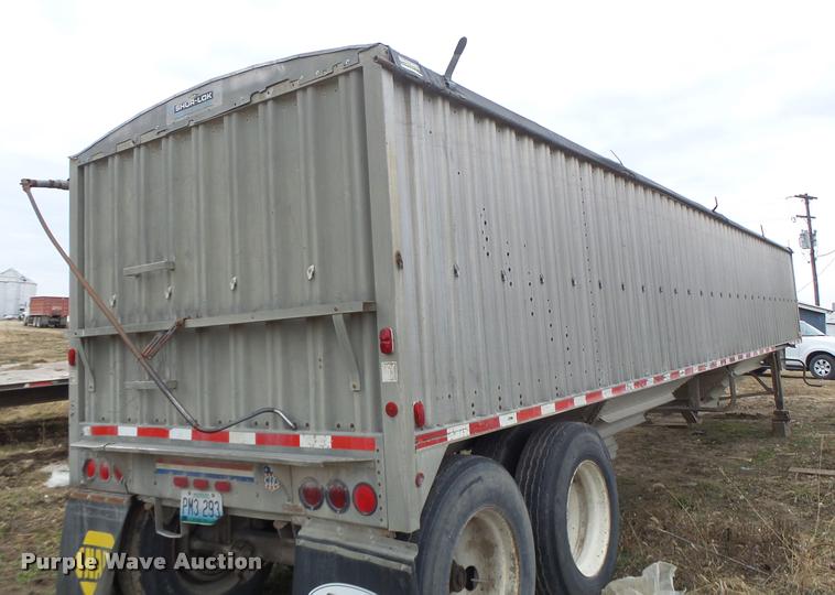image for item DA3314 1980 Wilson AGH-500 double hopper grain trailer