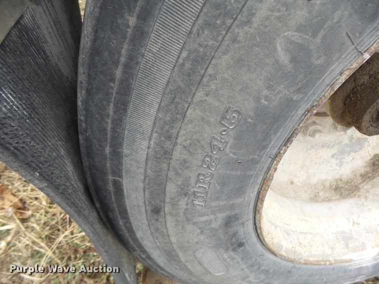 image for item DA3314 1980 Wilson AGH-500 double hopper grain trailer