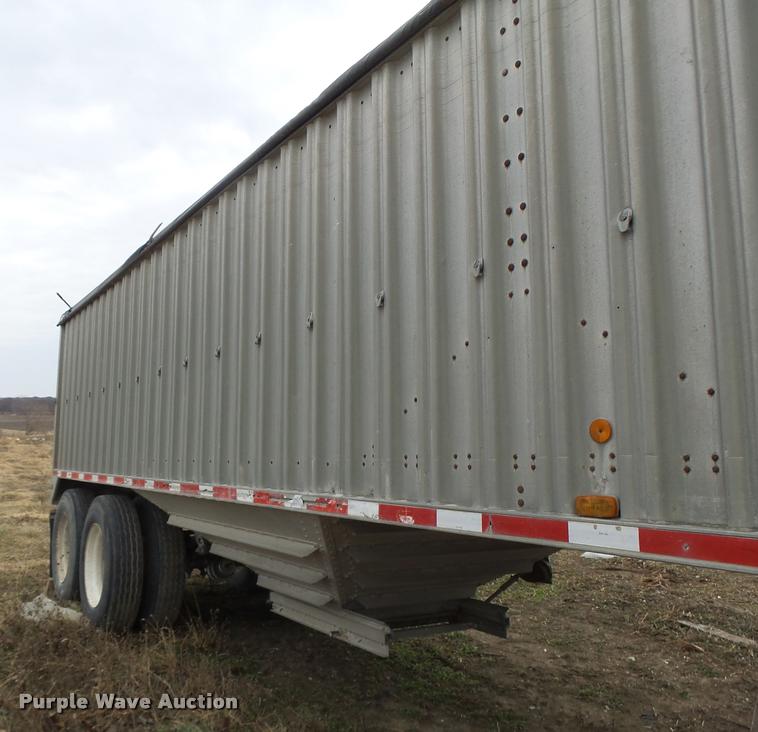 image for item DA3314 1980 Wilson AGH-500 double hopper grain trailer