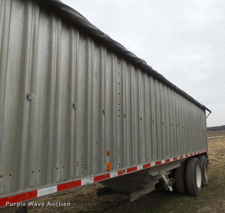 image for item DA3314 1980 Wilson AGH-500 double hopper grain trailer