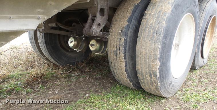 image for item DA3314 1980 Wilson AGH-500 double hopper grain trailer