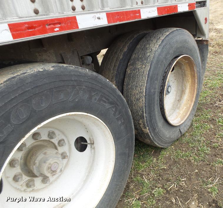 image for item DA3314 1980 Wilson AGH-500 double hopper grain trailer